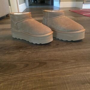 Cushinare Platform Ankle Boots